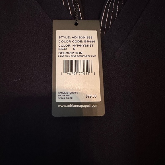 🎉NWT🎉 Navy Blue Women's Top - Picture 3 of 6